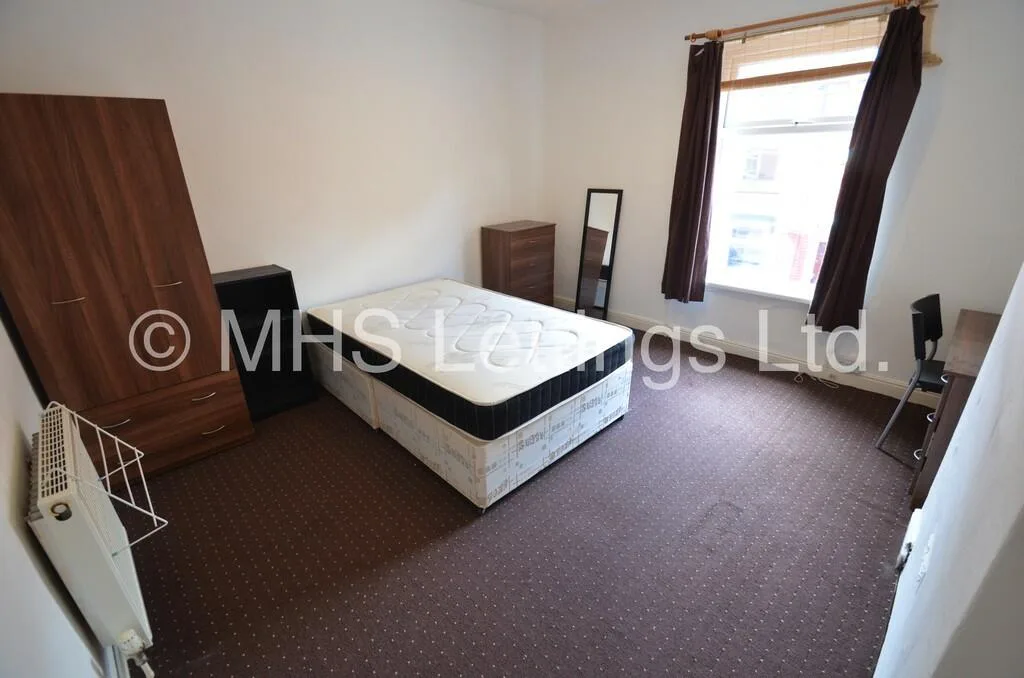 5 bedroom terraced house for rent
