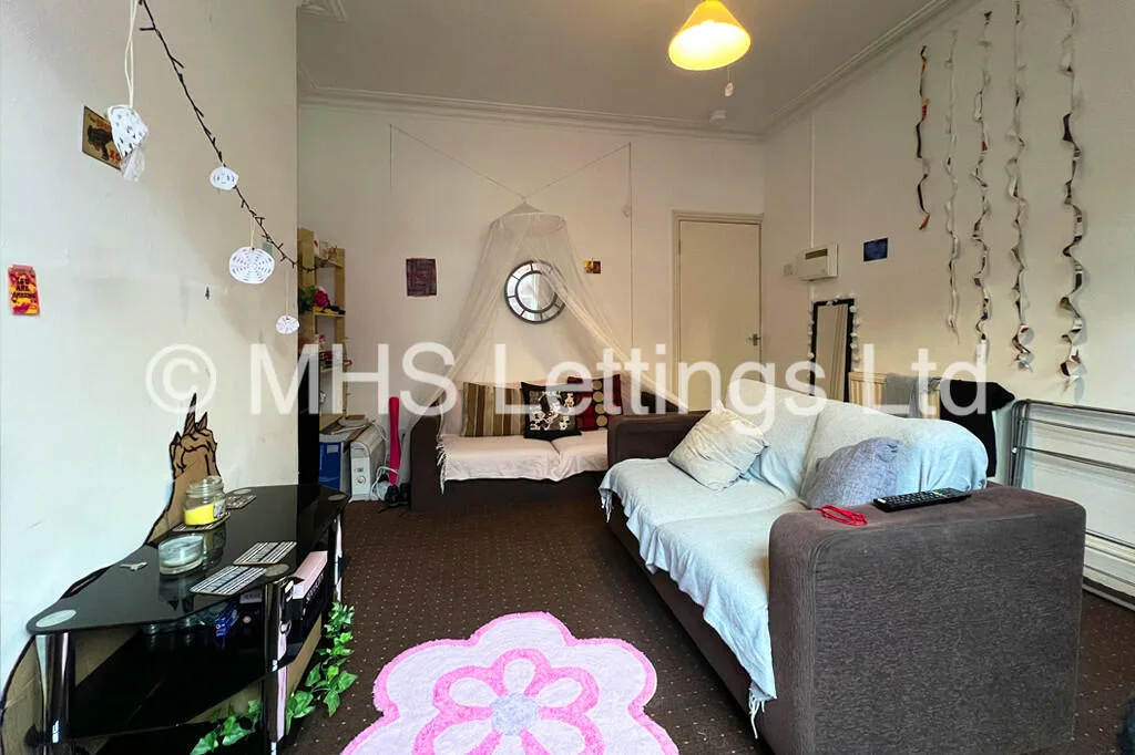 5 bedroom terraced house for rent