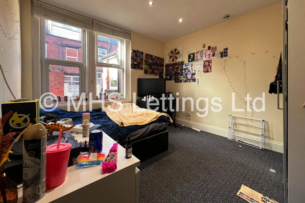 5 bedroom terraced house for rent