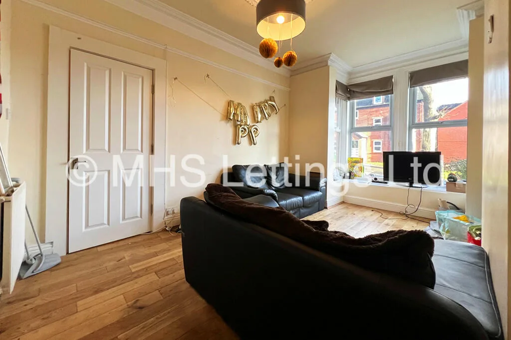 5 bedroom terraced house for rent