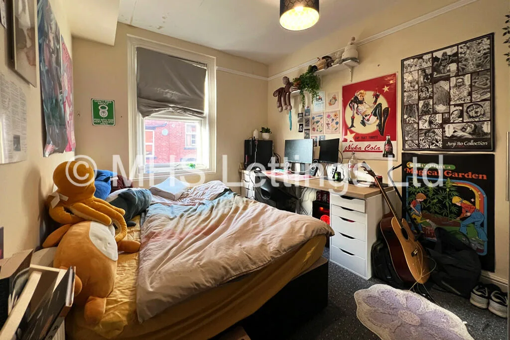 5 bedroom terraced house for rent
