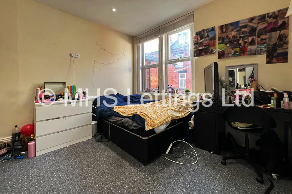 5 bedroom terraced house for rent