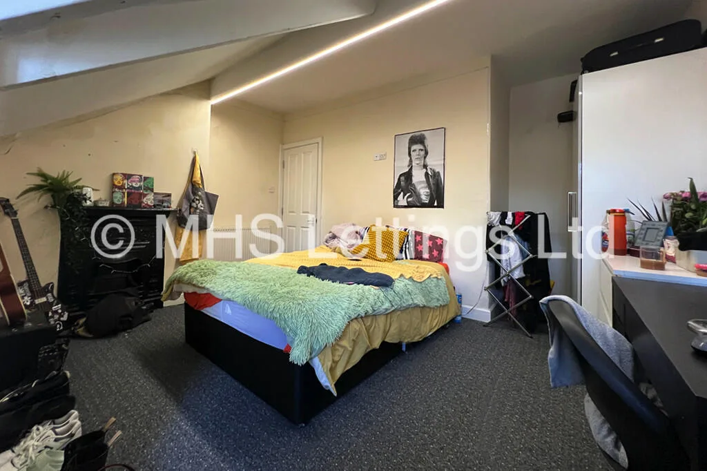 5 bedroom terraced house for rent