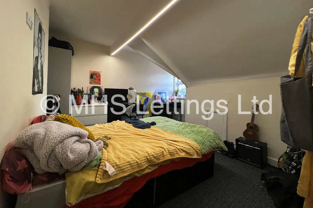 5 bedroom terraced house for rent