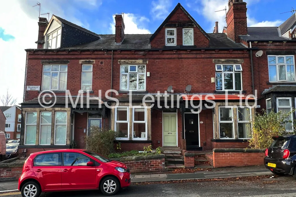 5 bedroom terraced house for rent