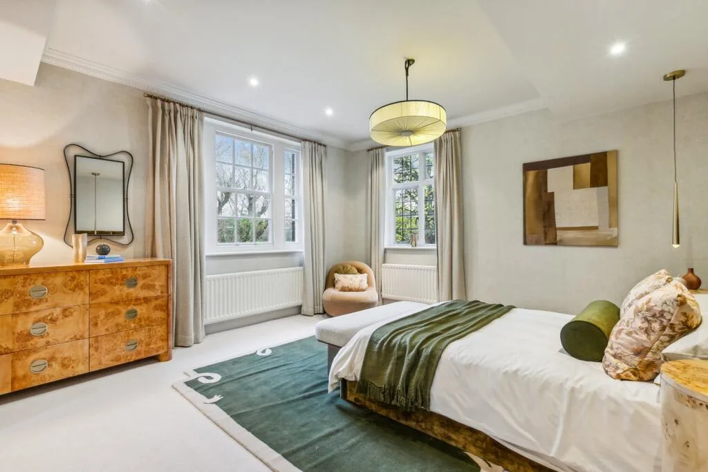 5 bedroom terraced house for rent