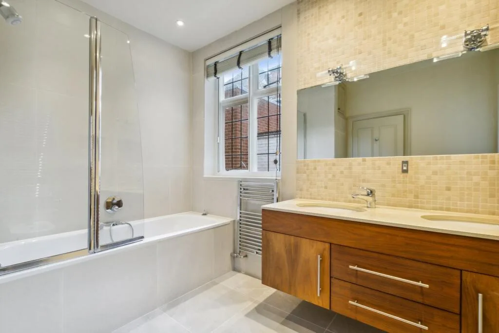5 bedroom terraced house for rent
