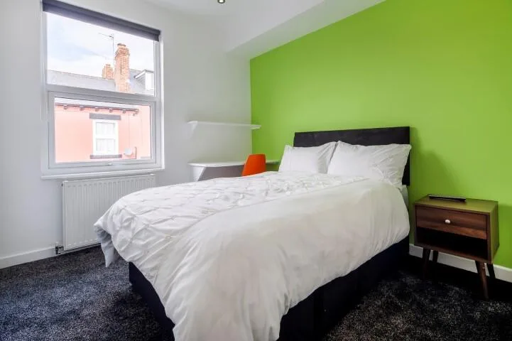 4 bedroom end of terrace house for rent