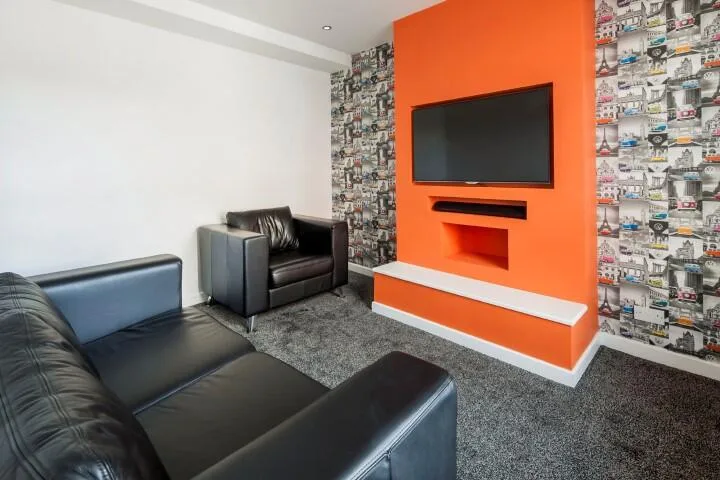 4 bedroom end of terrace house for rent