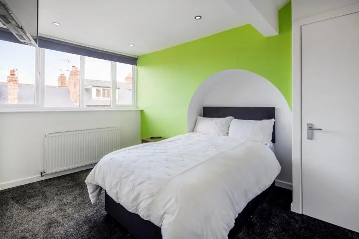 4 bedroom end of terrace house for rent