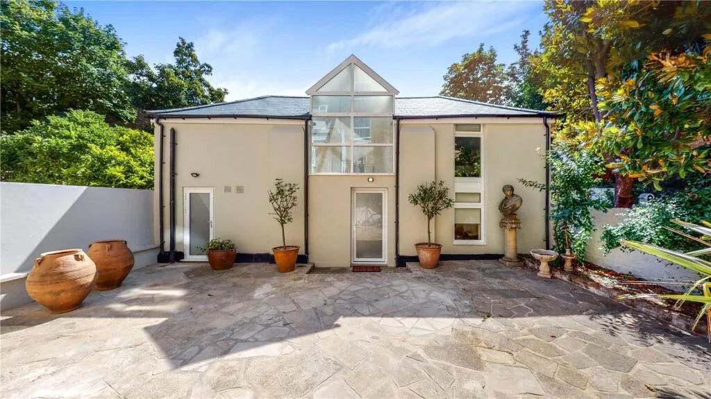 2 bedroom detached house for rent