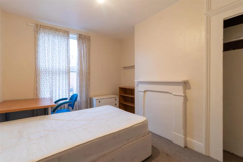 5 bedroom house for rent