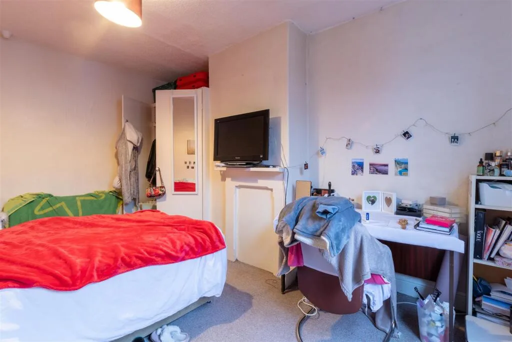 5 bedroom house for rent