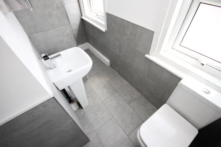 5 bedroom terraced house for rent