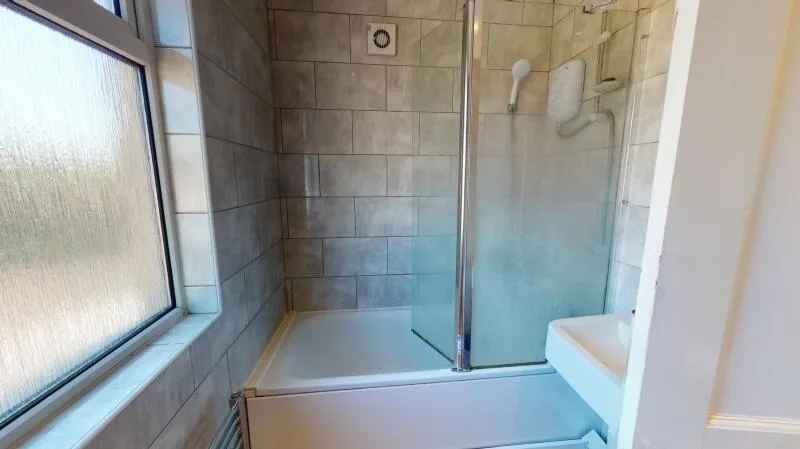 4 bedroom semi-detached house for rent