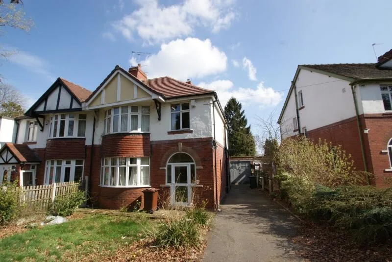 4 bedroom semi-detached house for rent