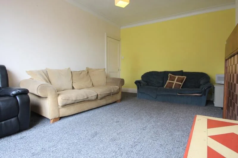 4 bedroom semi-detached house for rent