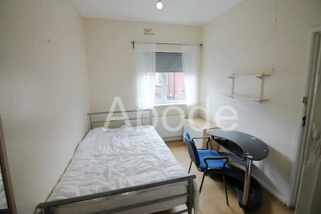 5 bedroom house for rent