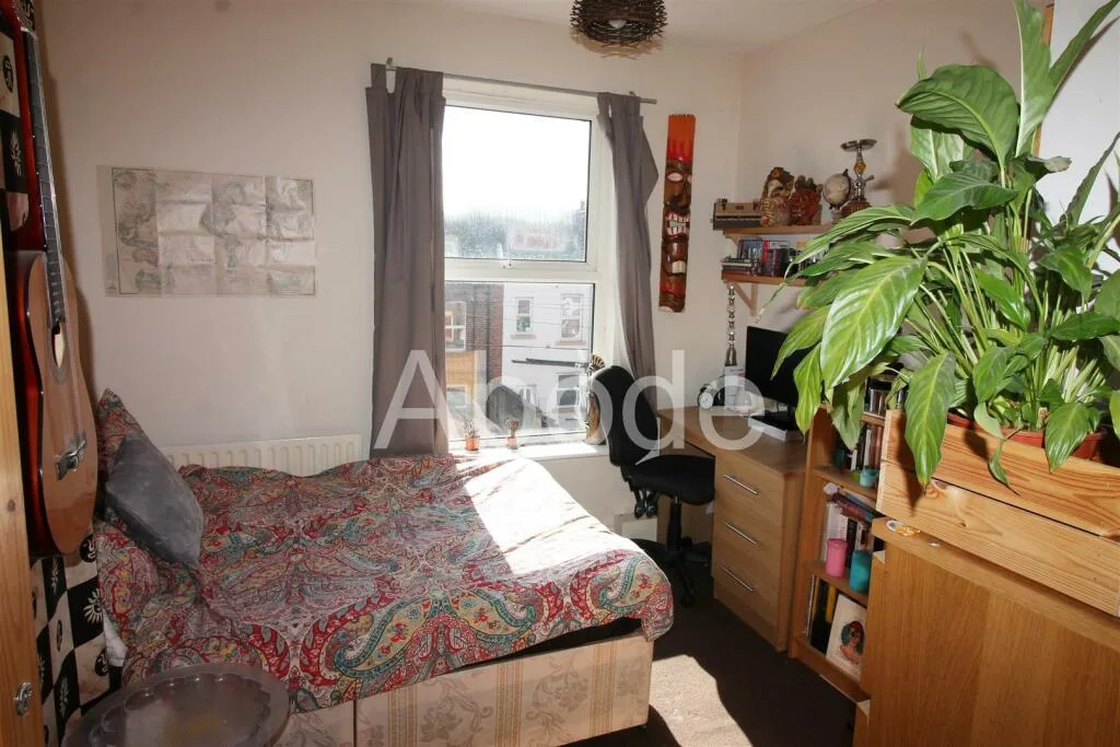 5 bedroom house for rent
