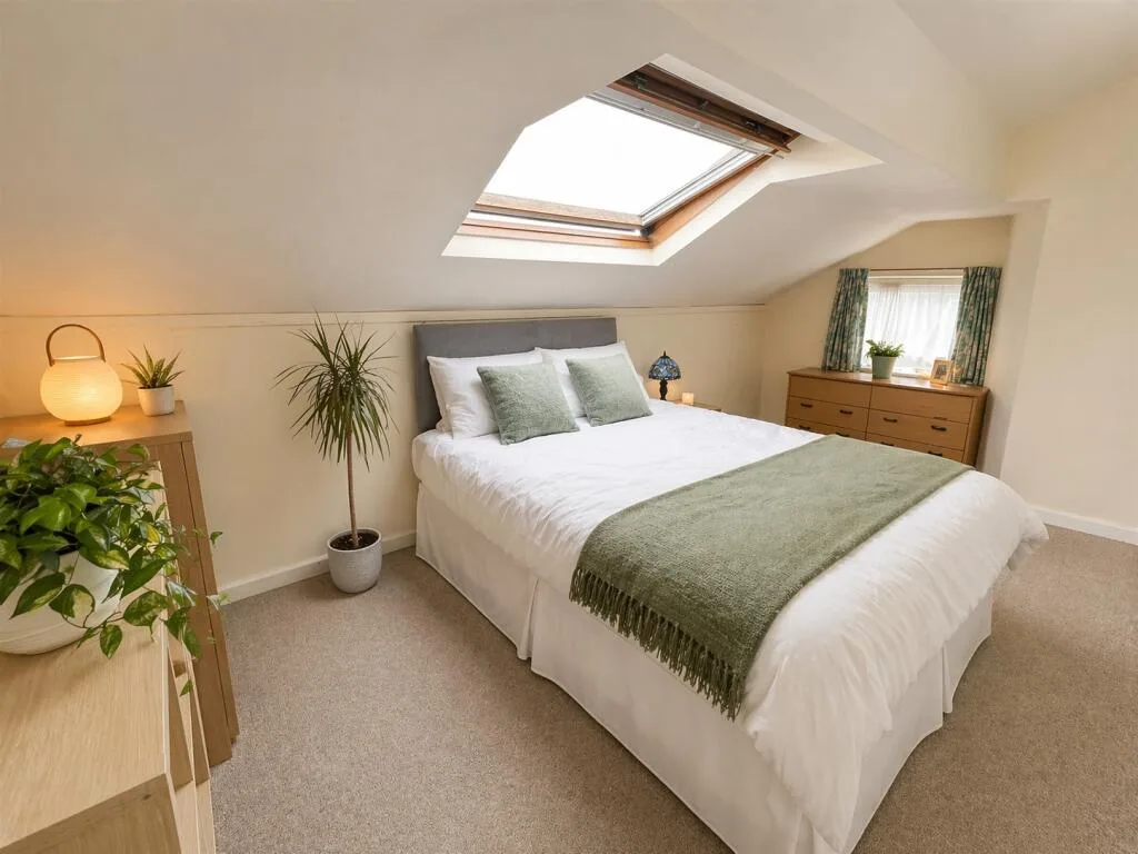 5 bedroom terraced house for rent