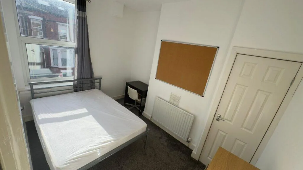 5 bedroom terraced house for rent