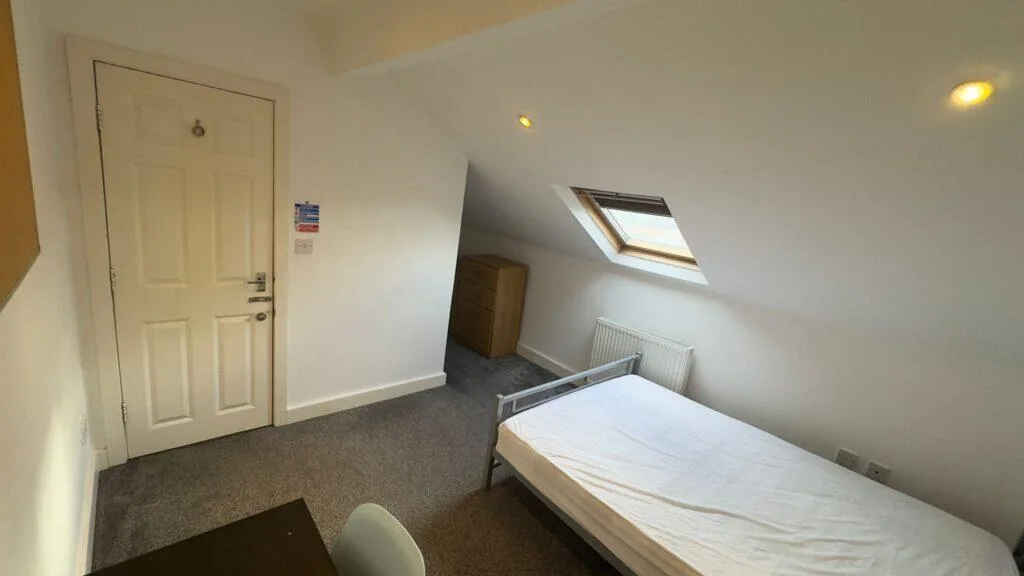 5 bedroom terraced house for rent