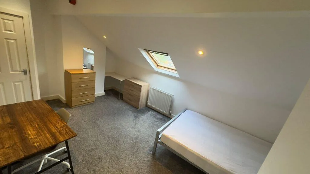 5 bedroom terraced house for rent