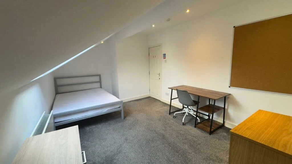 5 bedroom terraced house for rent