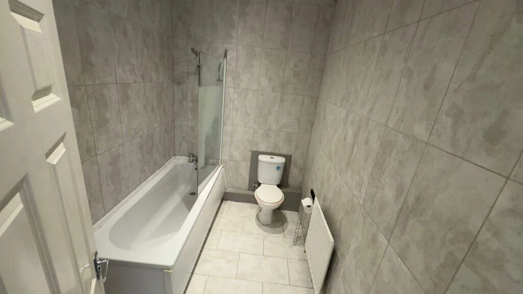 5 bedroom terraced house for rent