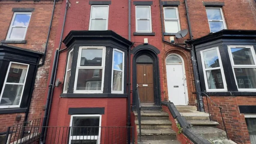 5 bedroom terraced house for rent