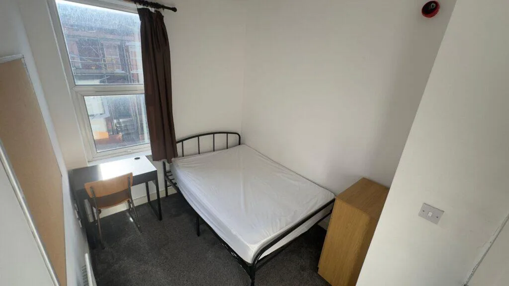 5 bedroom terraced house for rent