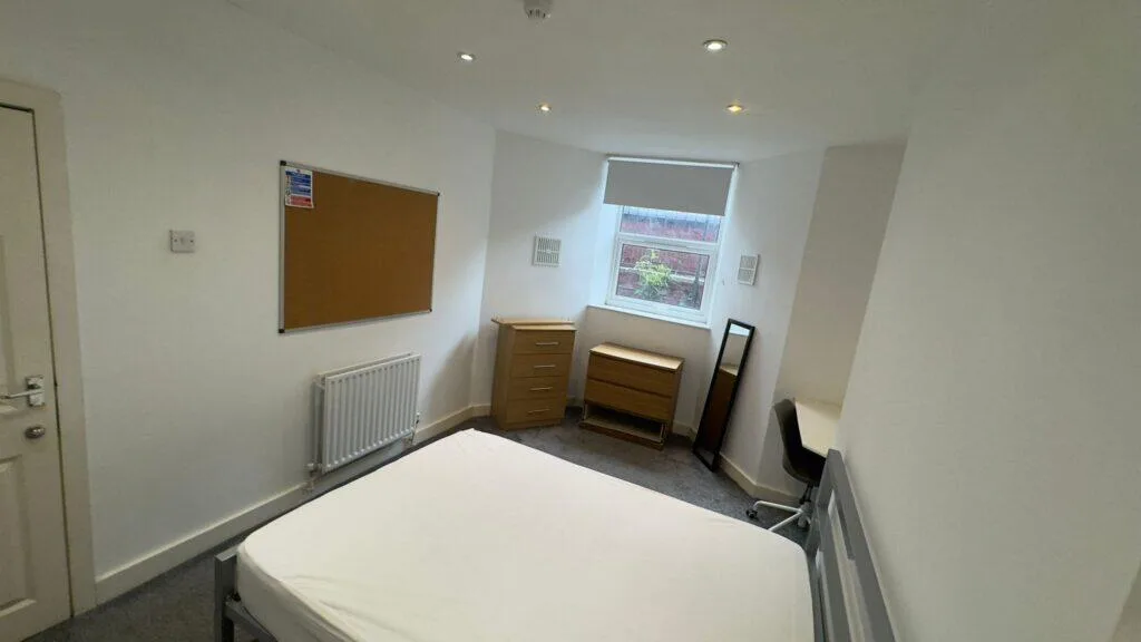 5 bedroom terraced house for rent
