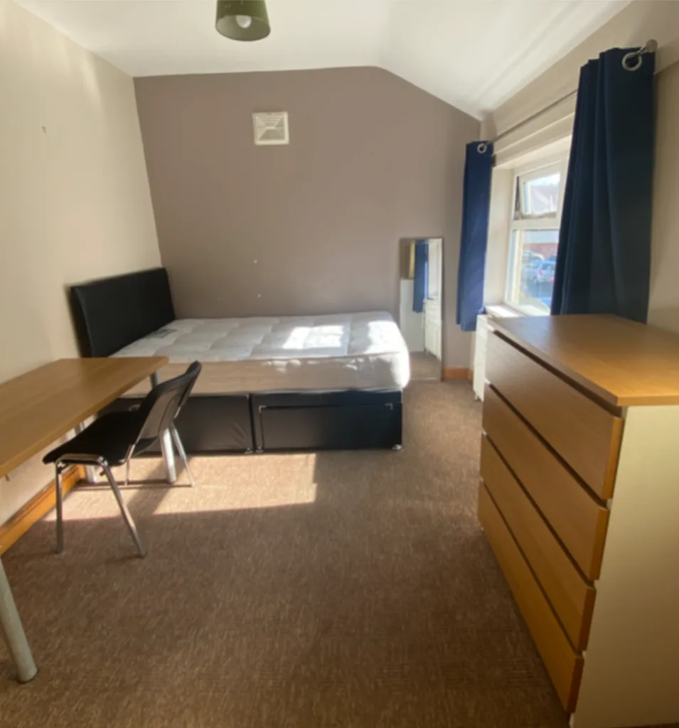 5 bedroom terraced house for rent