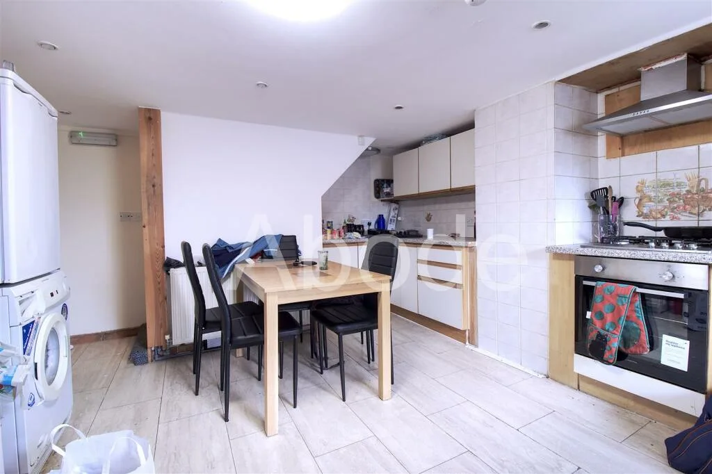 5 bedroom house for rent