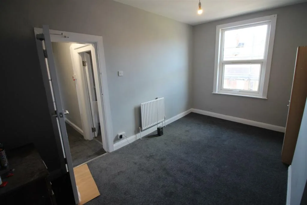 6 bedroom house for rent