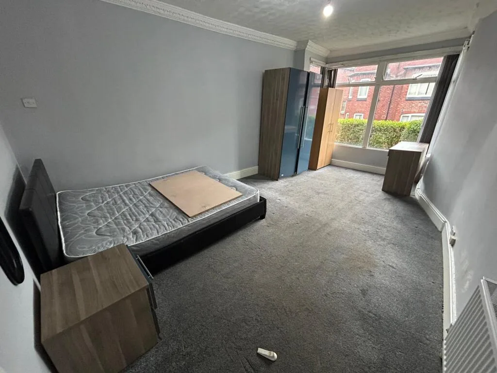 5 bedroom terraced house for rent