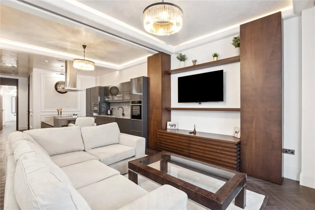 3 bedroom flat for rent