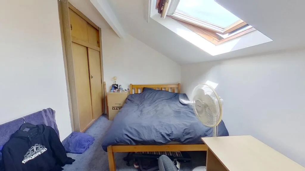 5 bedroom terraced house for rent