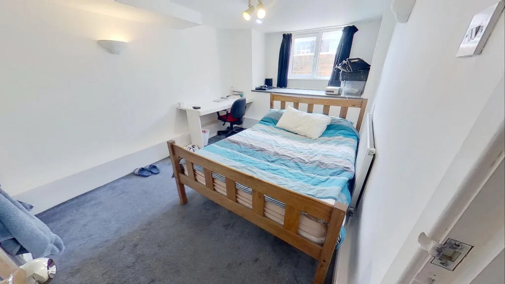 5 bedroom terraced house for rent