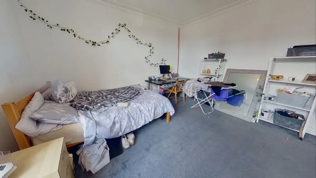 5 bedroom terraced house for rent