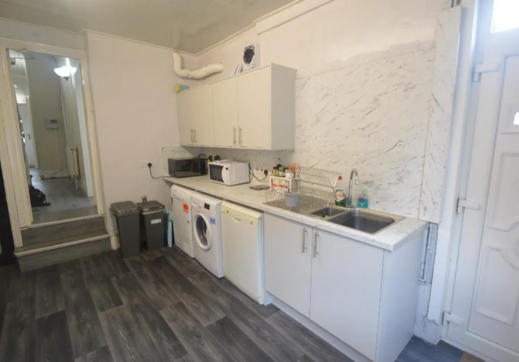 5 bedroom house for rent