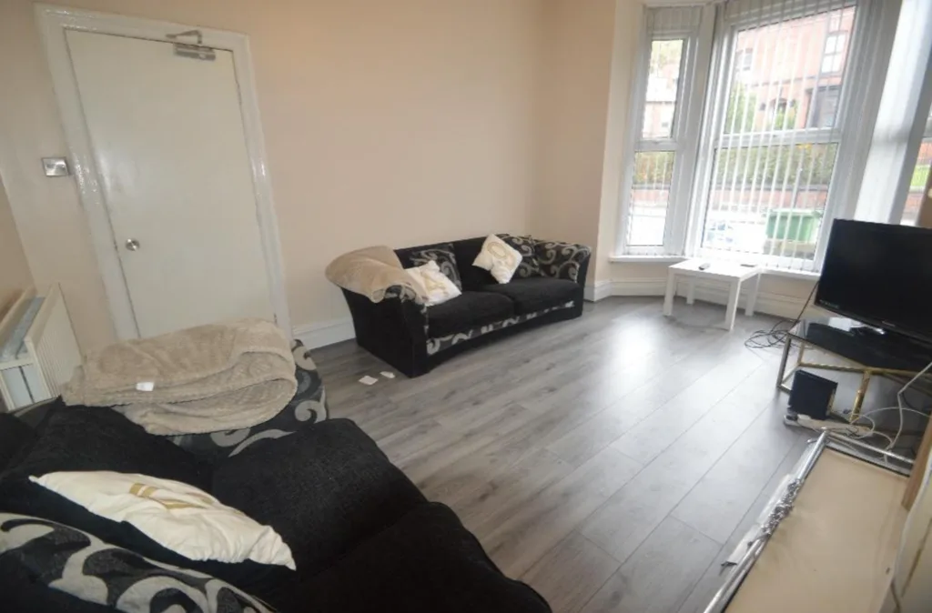 5 bedroom house for rent