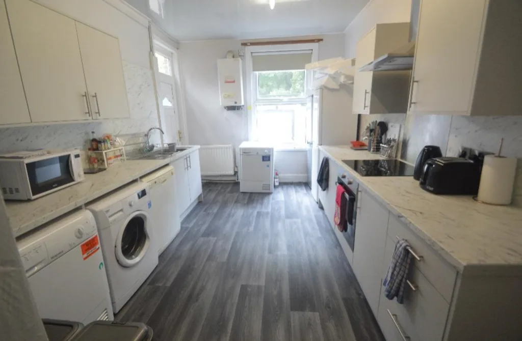 5 bedroom house for rent