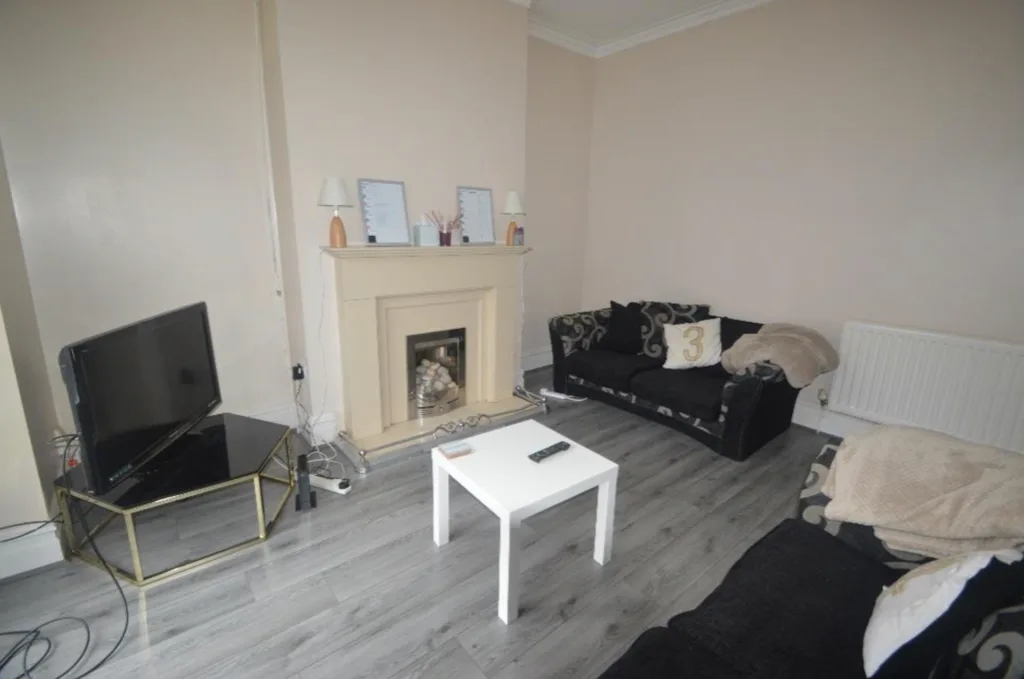 5 bedroom house for rent