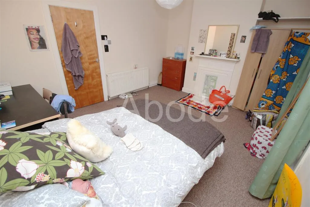 5 bedroom house for rent