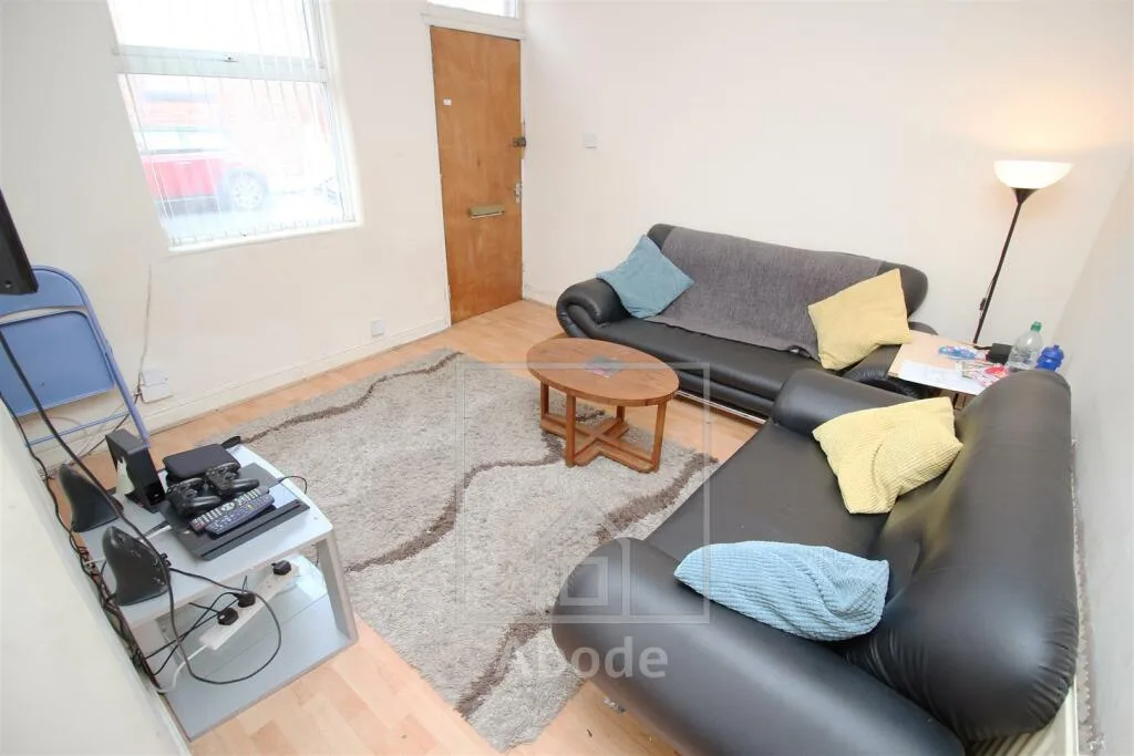 5 bedroom house for rent
