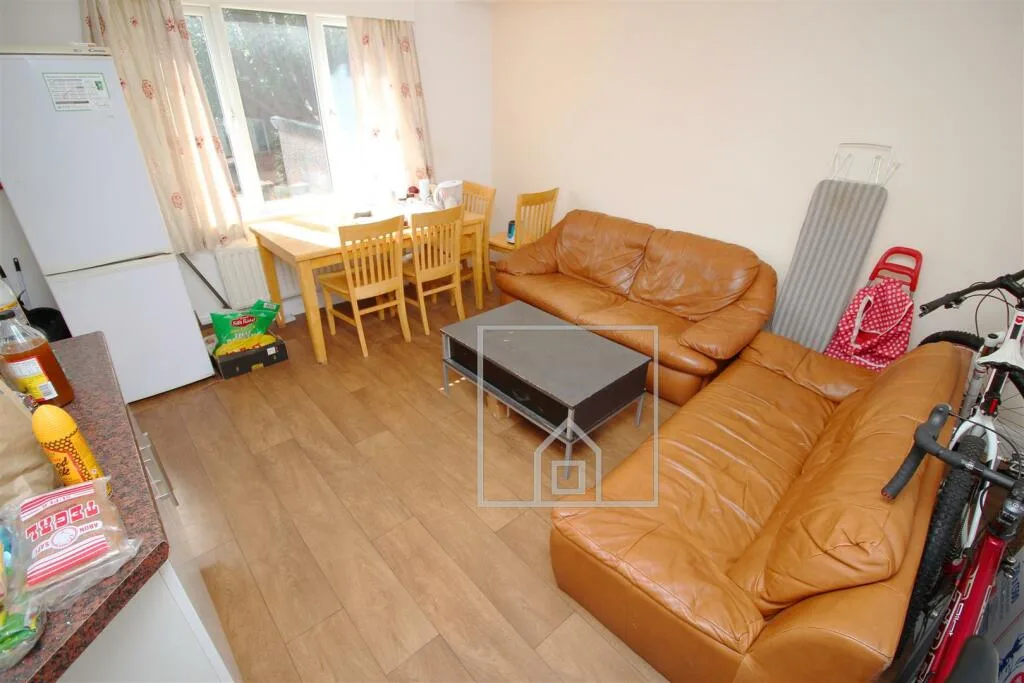 5 bedroom house for rent