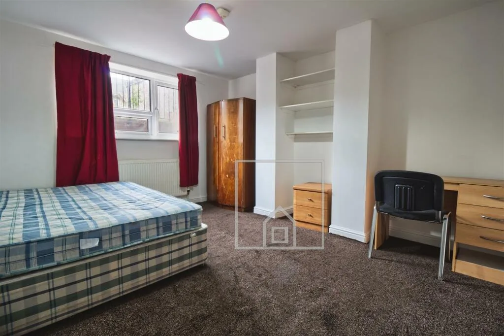 5 bedroom house for rent