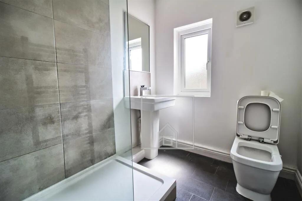 5 bedroom house for rent