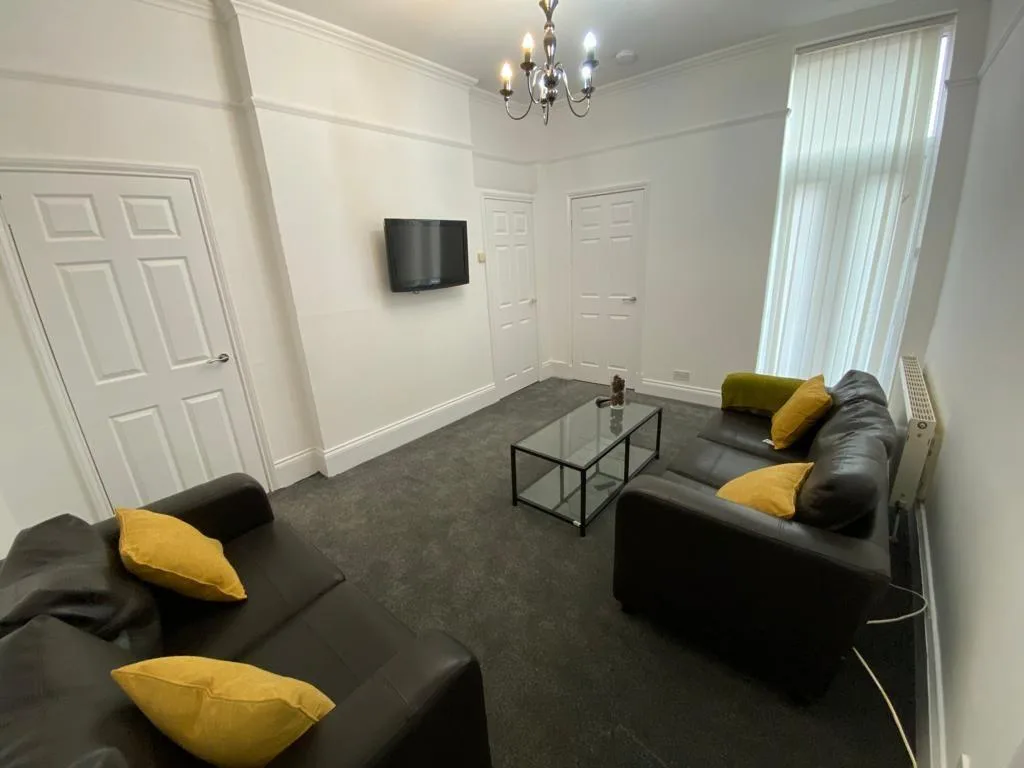 2 bedroom ground floor flat for rent